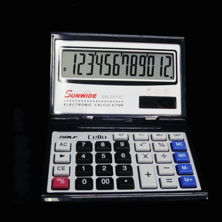 What is model of battery used in the calculator? Introduce the battery